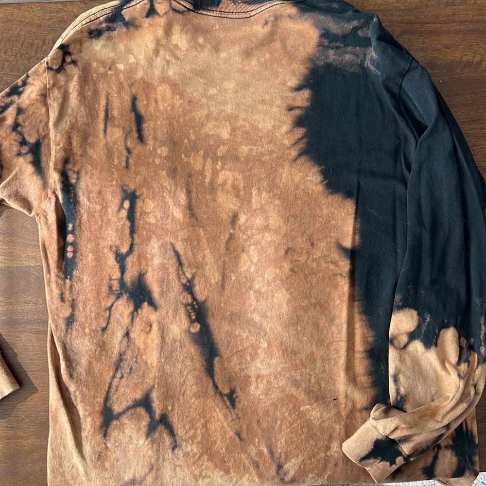 Graphic Long Sleeve - Picture 5 of 5